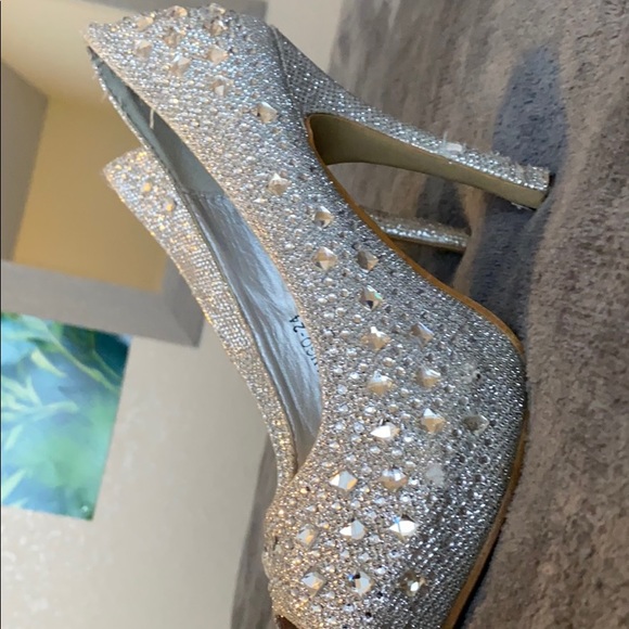 Shoes - Picture 2 of 3